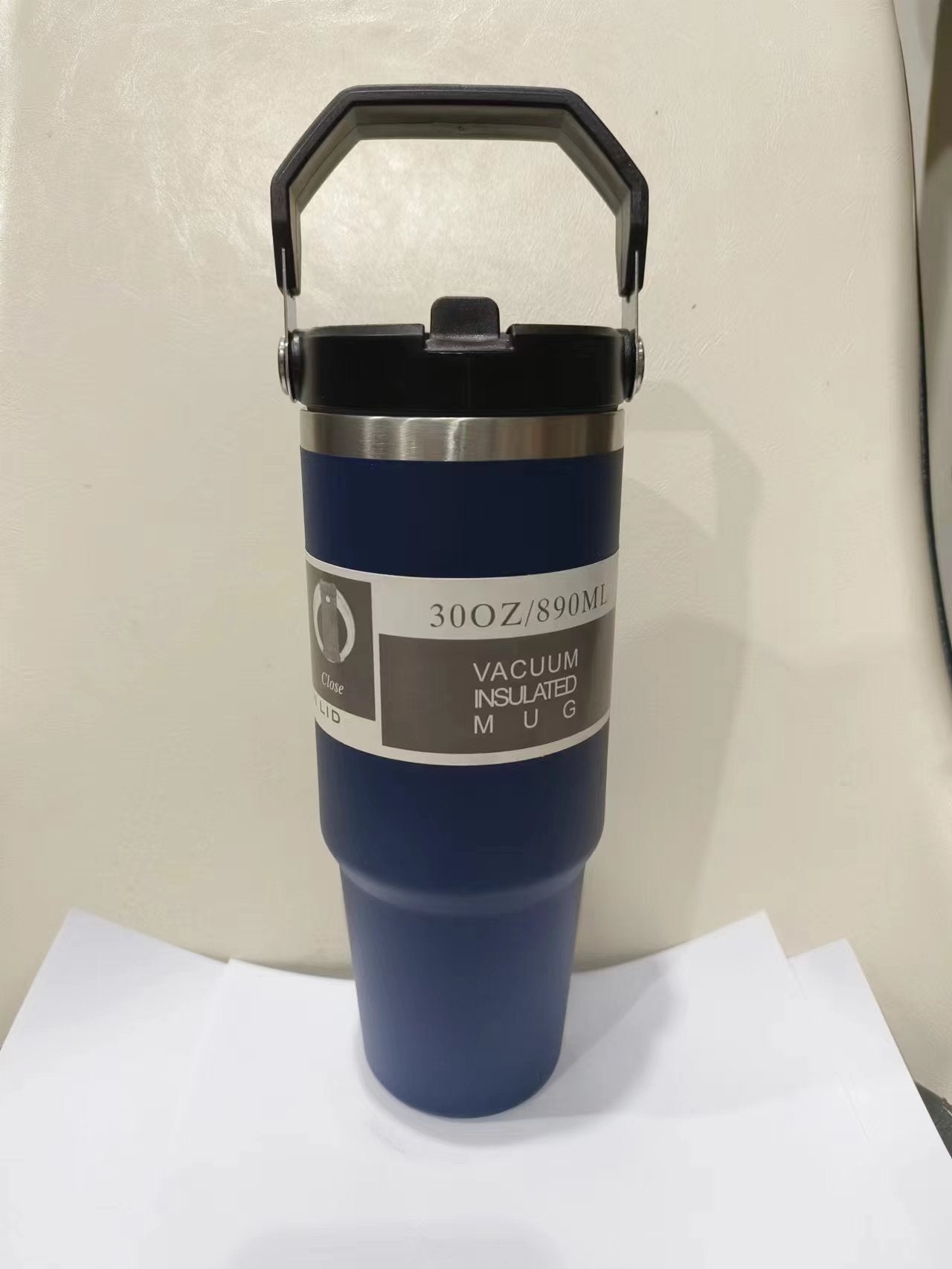 Tasse de voiture portable Tasse en acier inoxydable Bouteille d'eau de sport de voyage avec couvercle de poignée Tasse à café
